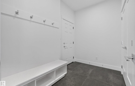 7089 Kiviaq Crescent
